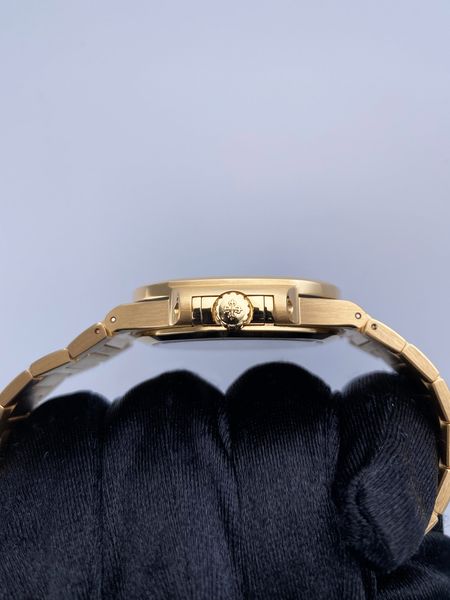 Patek Philippe Nautilus 7118/1R-010